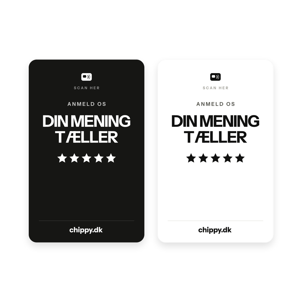 Chippy Anmeldelseskort i sort og hvid side om side, forsiden med Anmeld os, Din mening tæller og fem stjerner